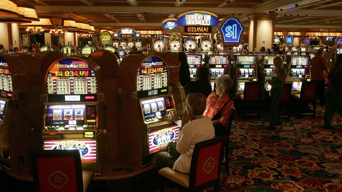 Casino-inspired entertainment lounge at Vucjardesyp